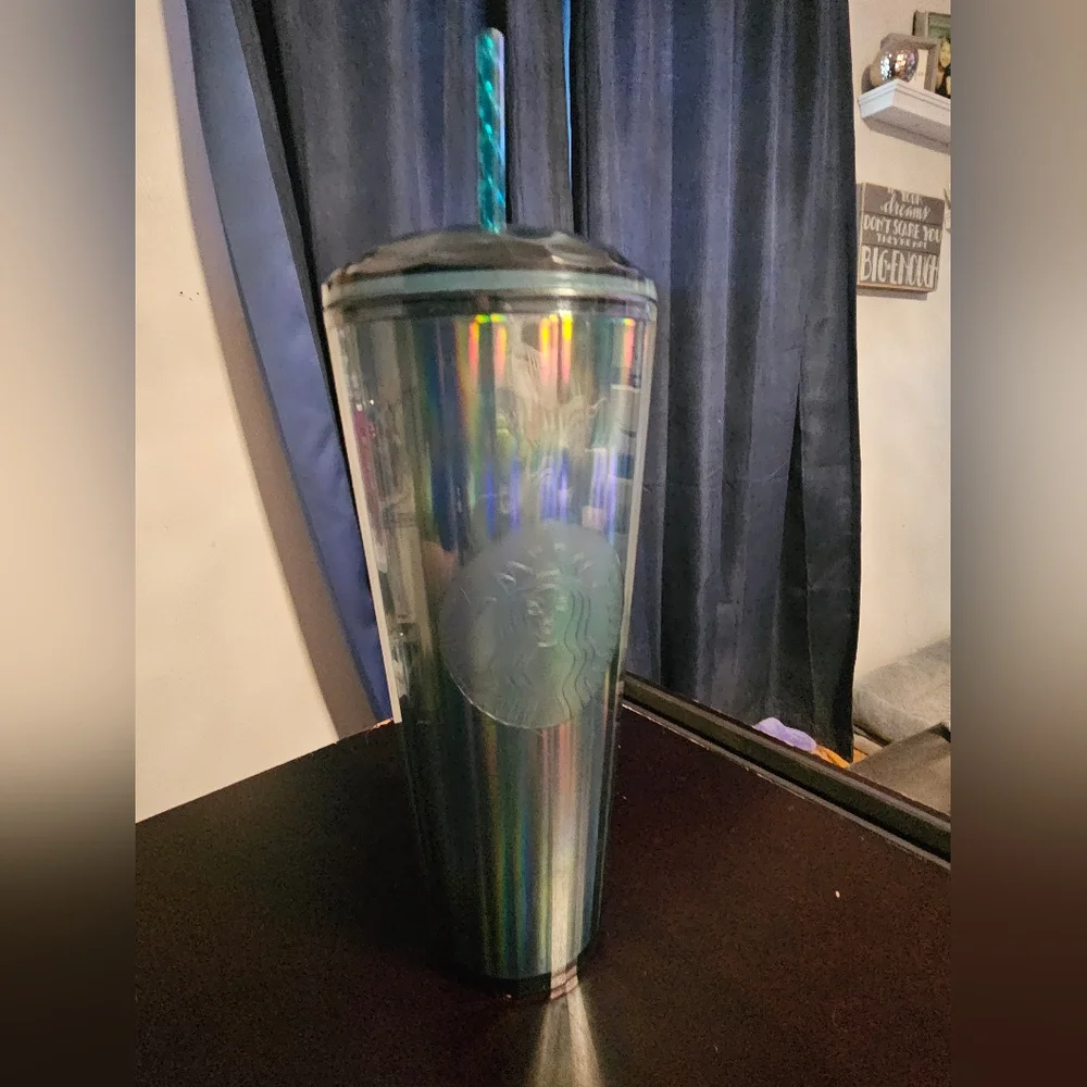 NEW STARBUCKS IRIDESCENT OCEAN BLUE KALEIDOSCOPE FACETED DOMED VENTI TUMBLER CUP